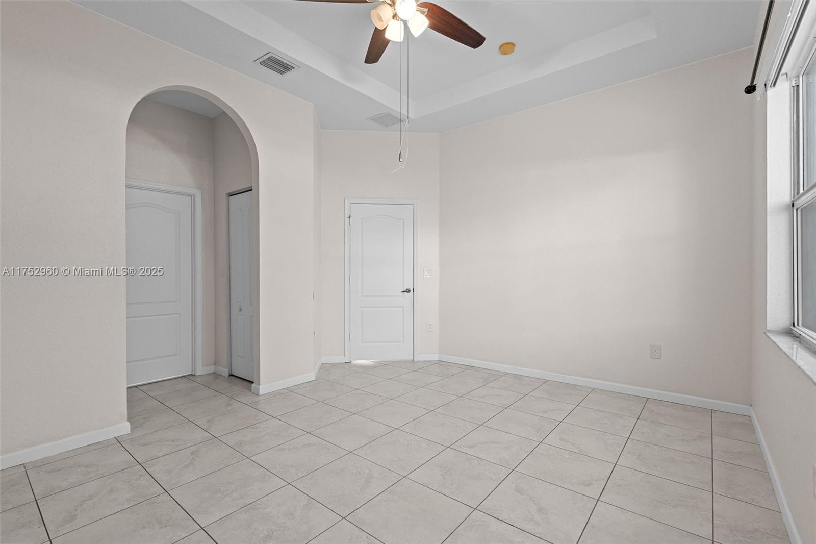 1270 NE 39th Ave