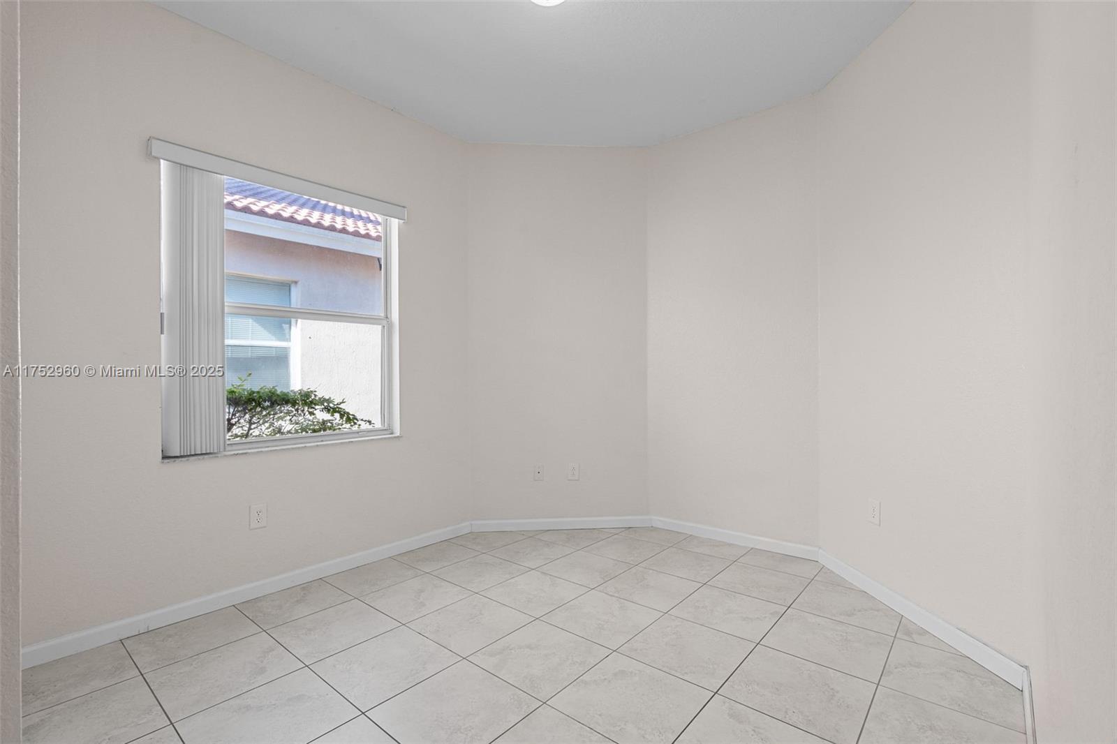 1270 NE 39th Ave