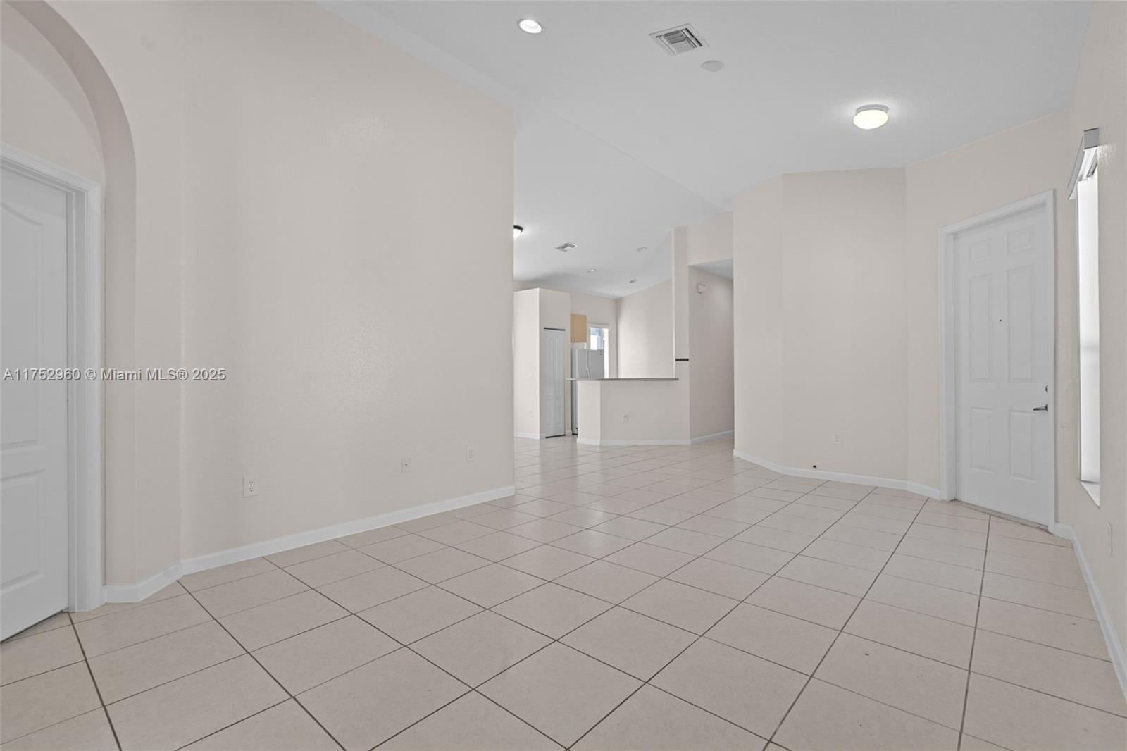 1270 NE 39th Ave