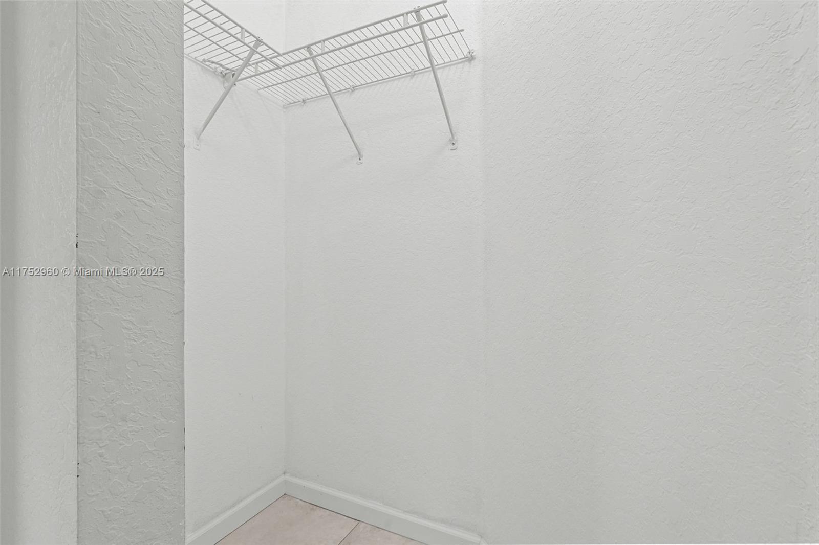 1270 NE 39th Ave