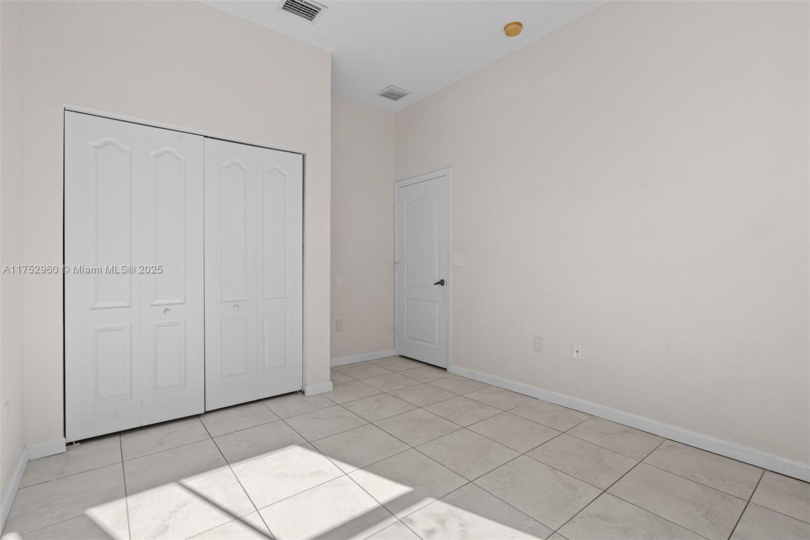 1270 NE 39th Ave