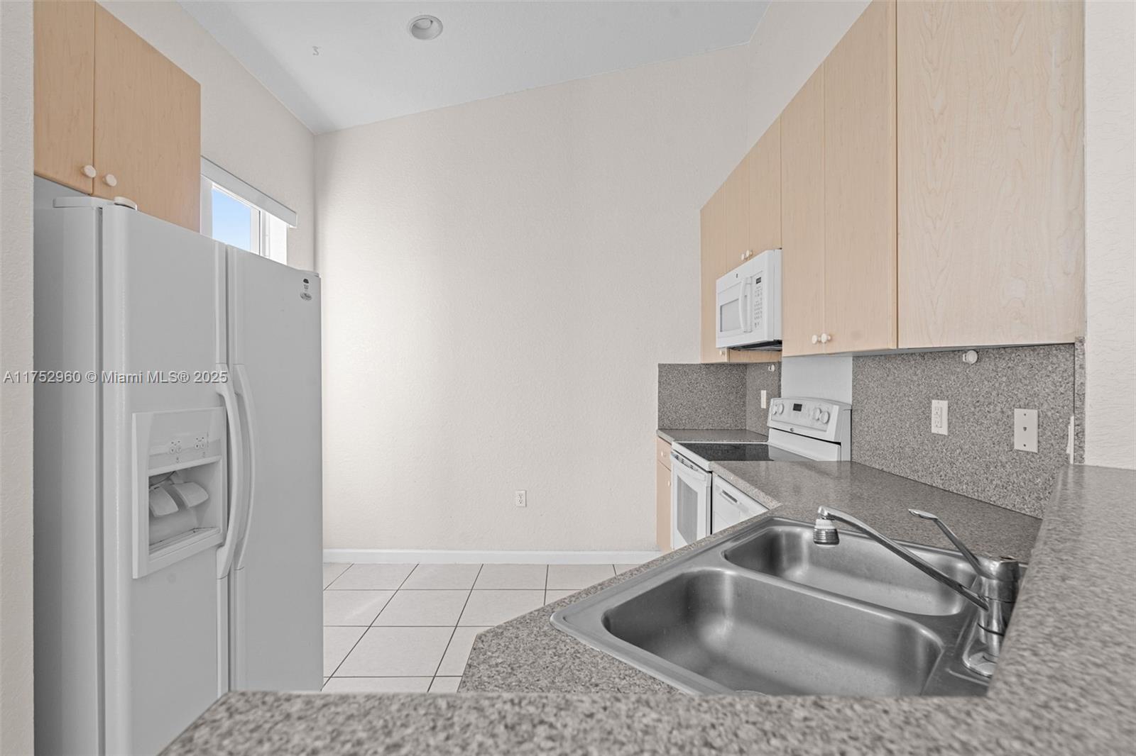 1270 NE 39th Ave