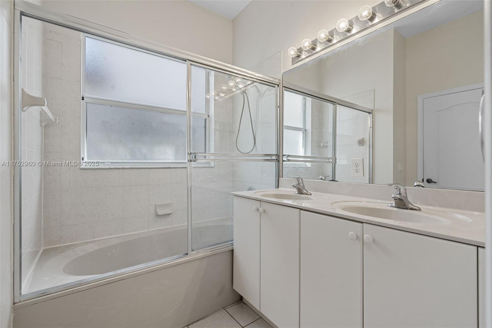 1270 NE 39th Ave