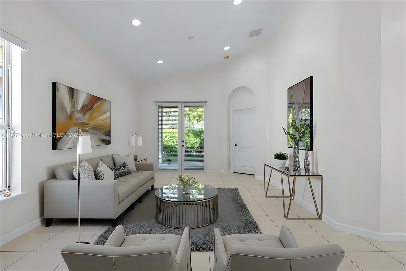 1270 NE 39th Ave