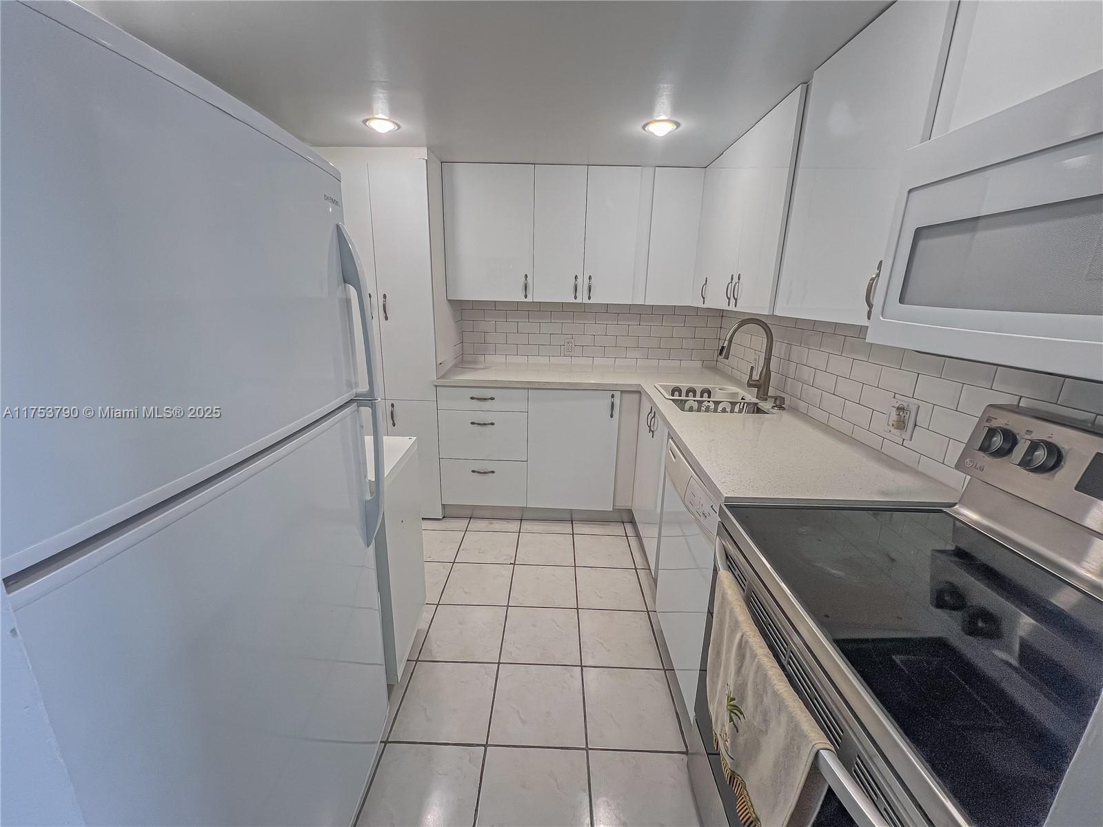 3625 N Country Club Dr # 808