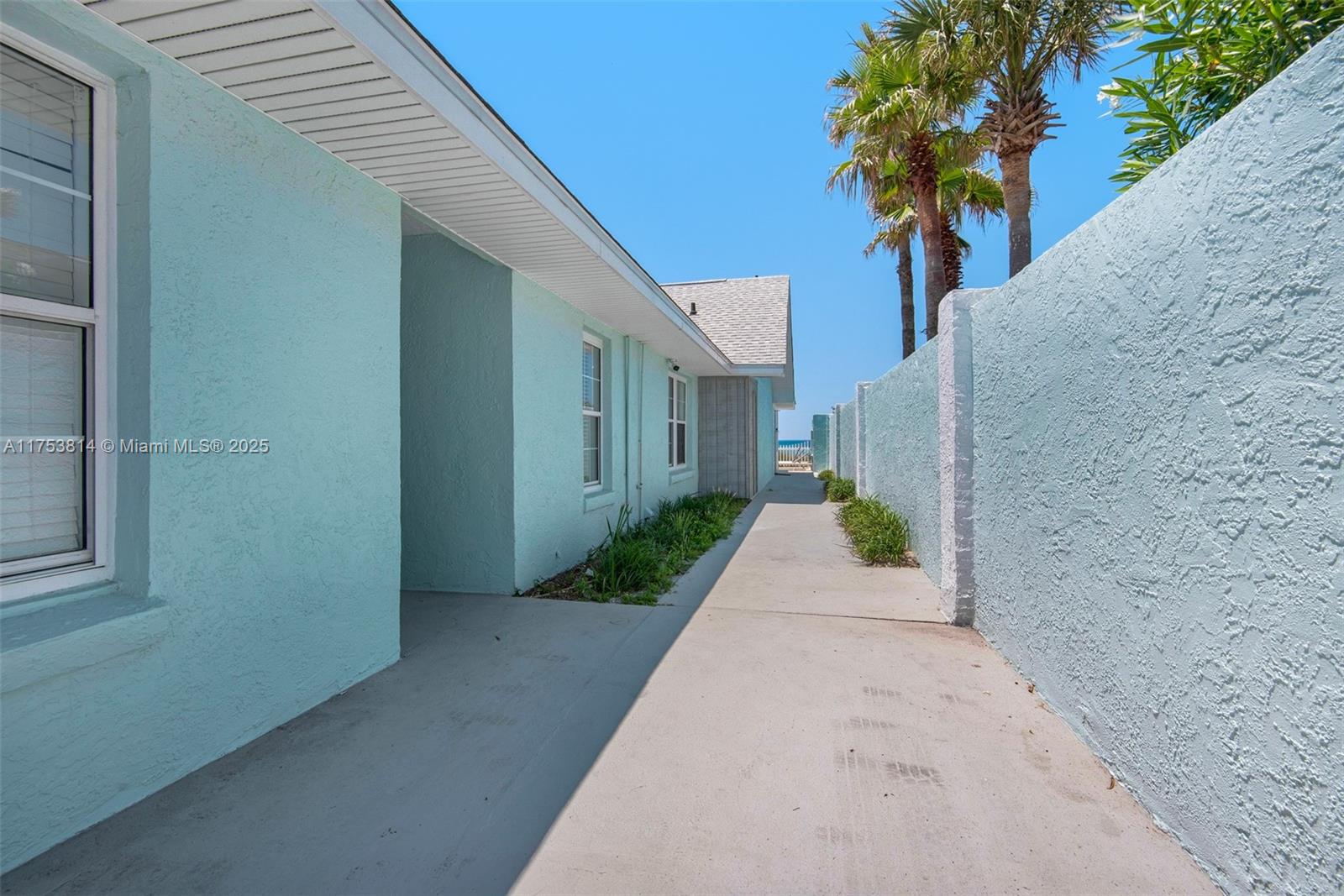 13011 Oleander Dr