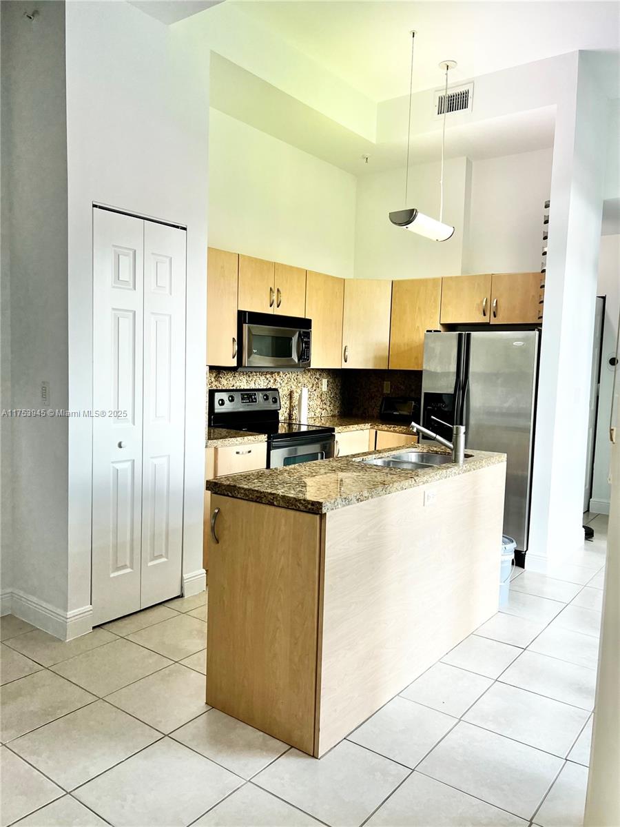 3062 Bird Ave # E1
