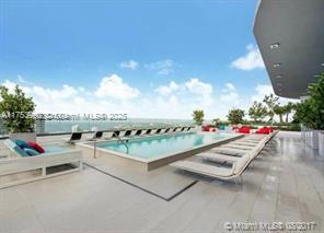 45 SW 9 st # 1907