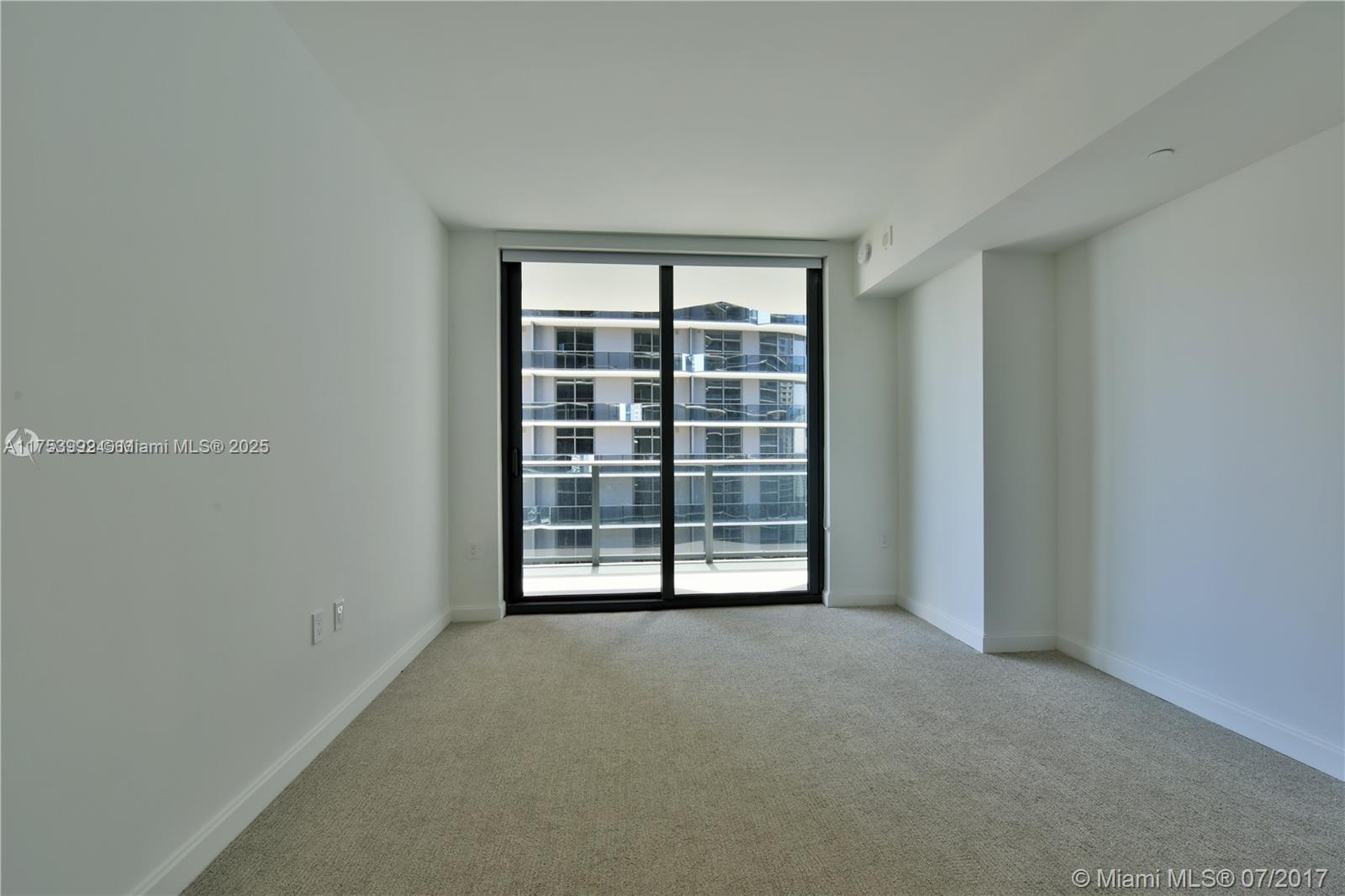 45 SW 9 st # 1907