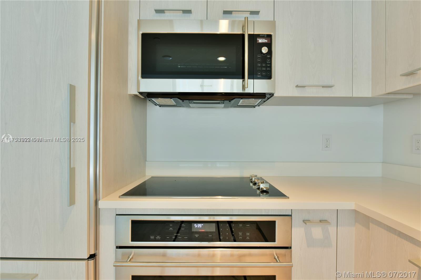 45 SW 9 st # 1907