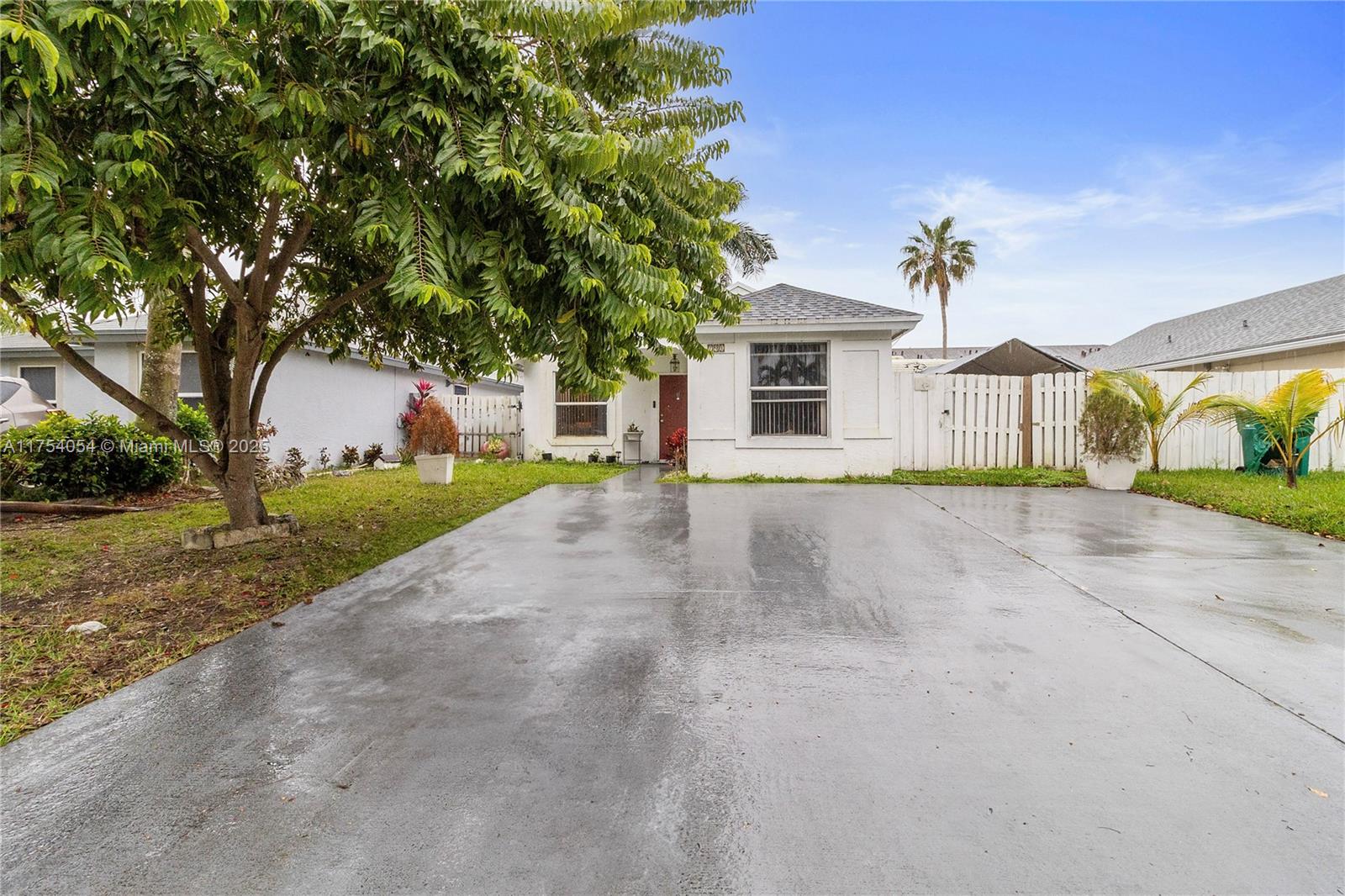 791 SW 10th St