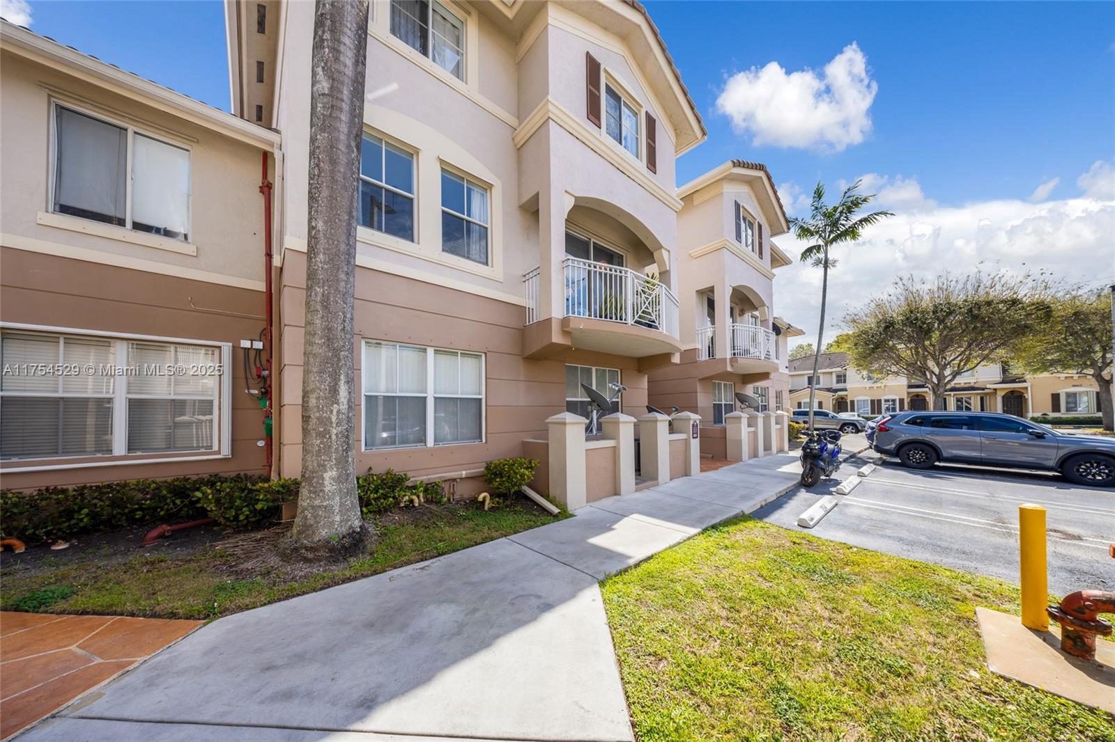 8858 W Flagler St # 210