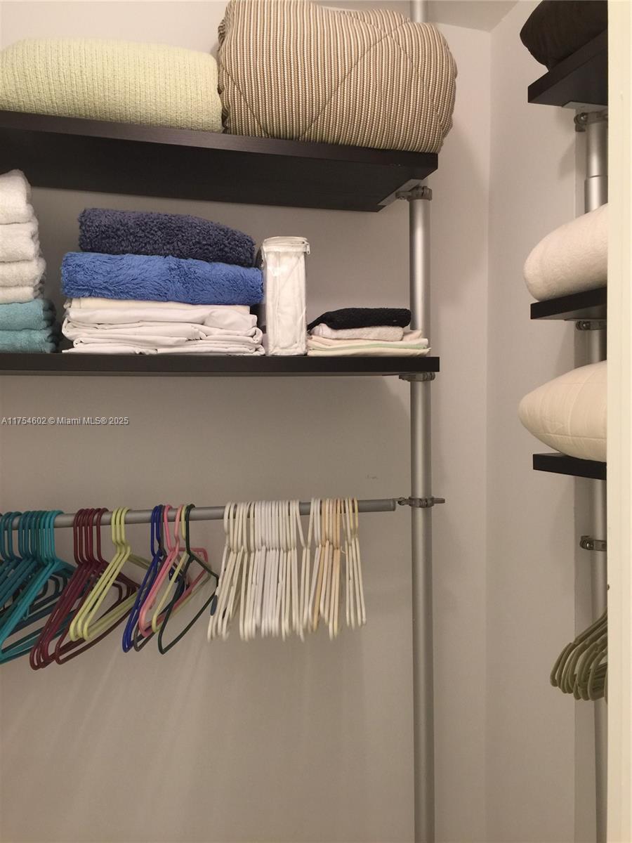 100 LINCOLN RD # 1024