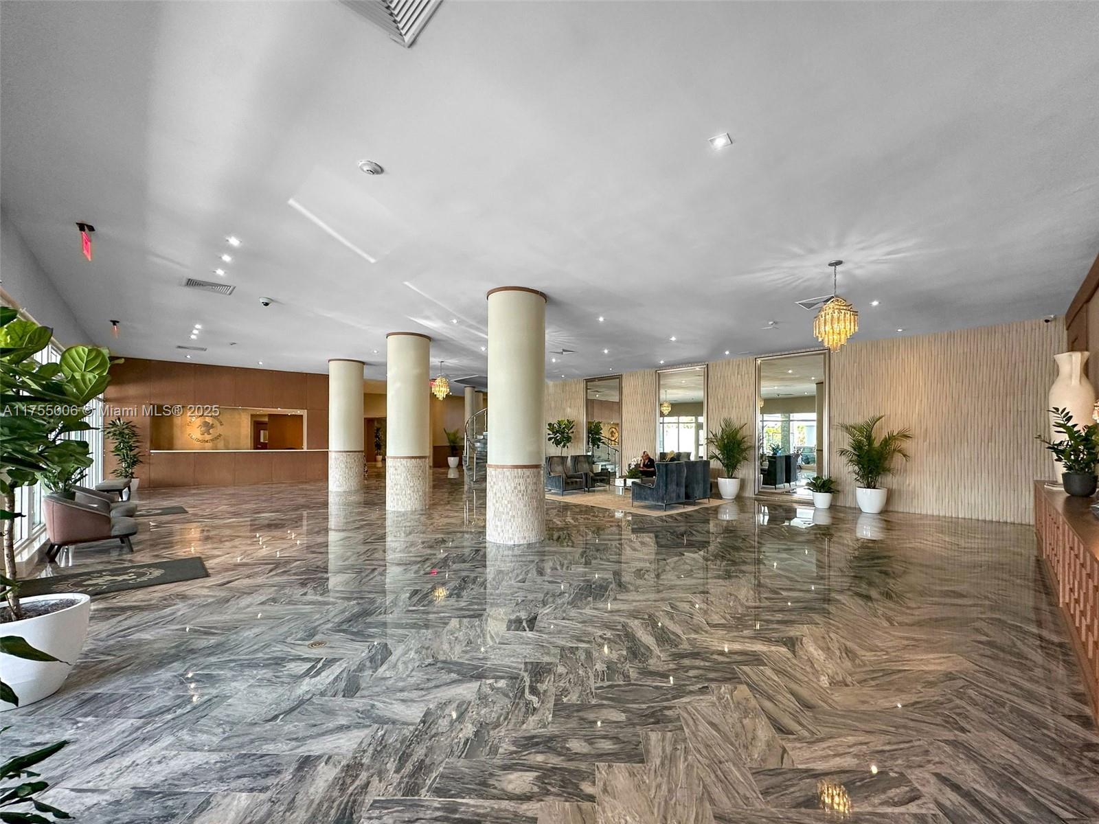 5401 Collins Ave # 1114