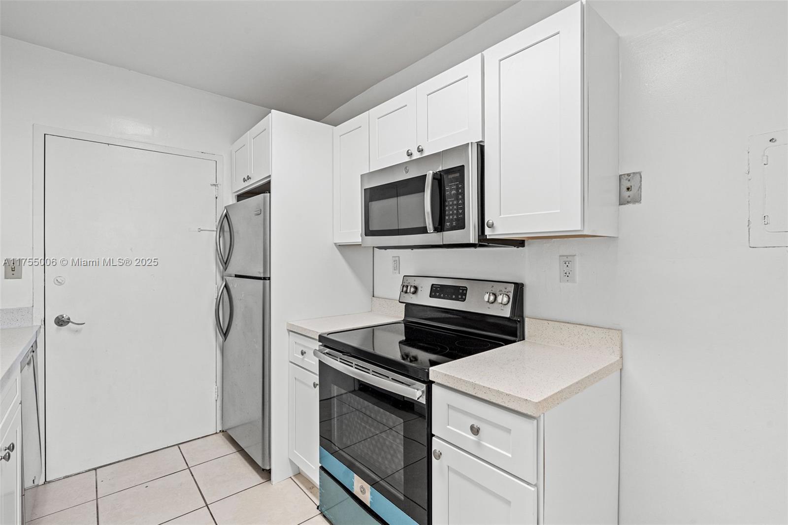 5401 Collins Ave # 1114