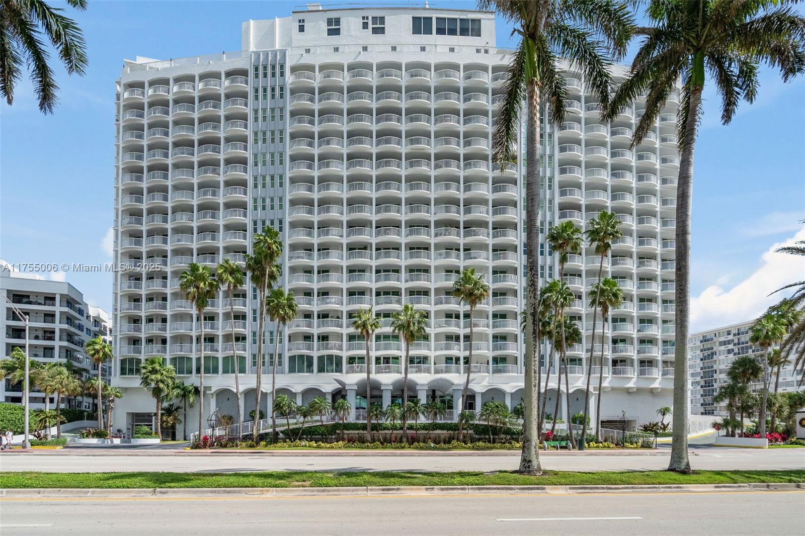 5401 Collins Ave # 1114