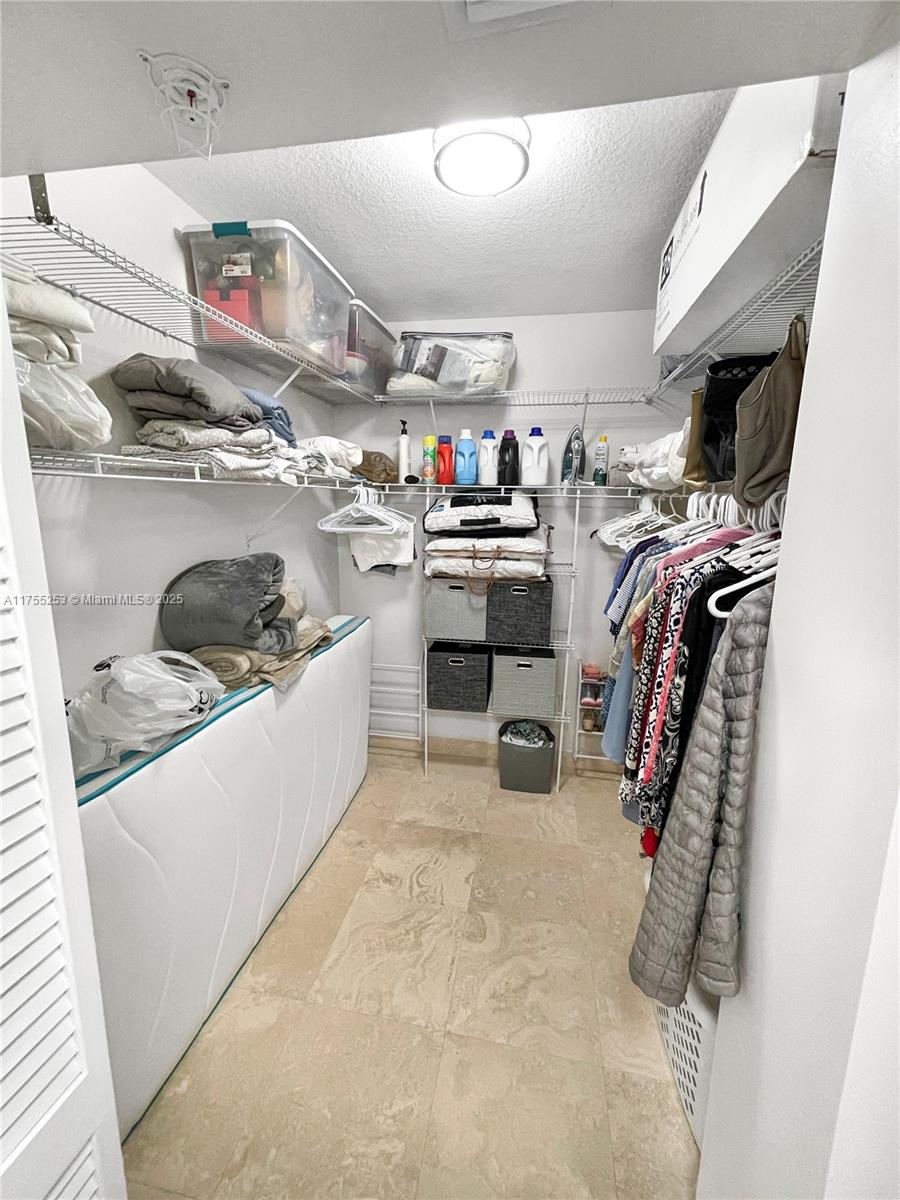 41 SE 5th St # 916