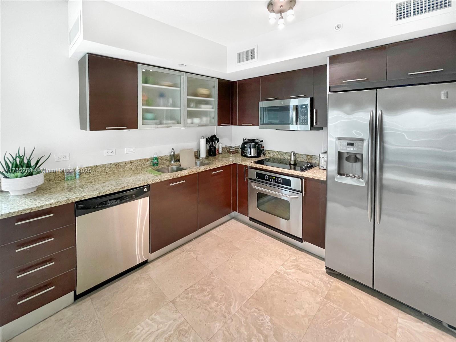 41 SE 5th St # 916