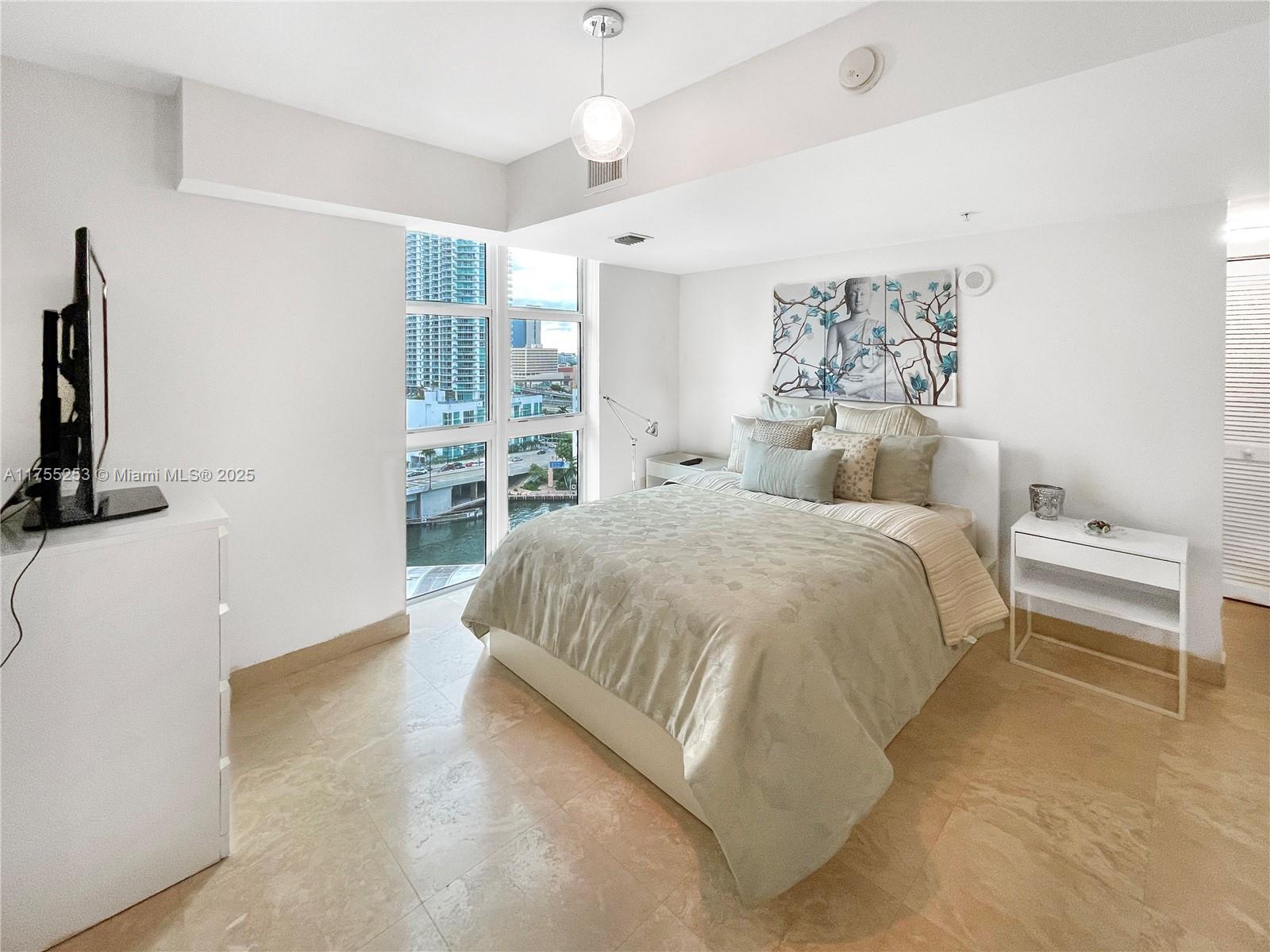 41 SE 5th St # 916