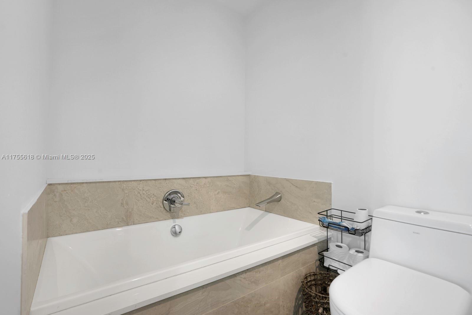 488 NE 18th St # 3804