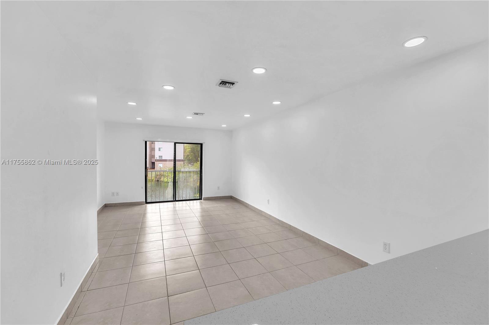 7668 SW 152nd Ave # 211 Unit: 2-211