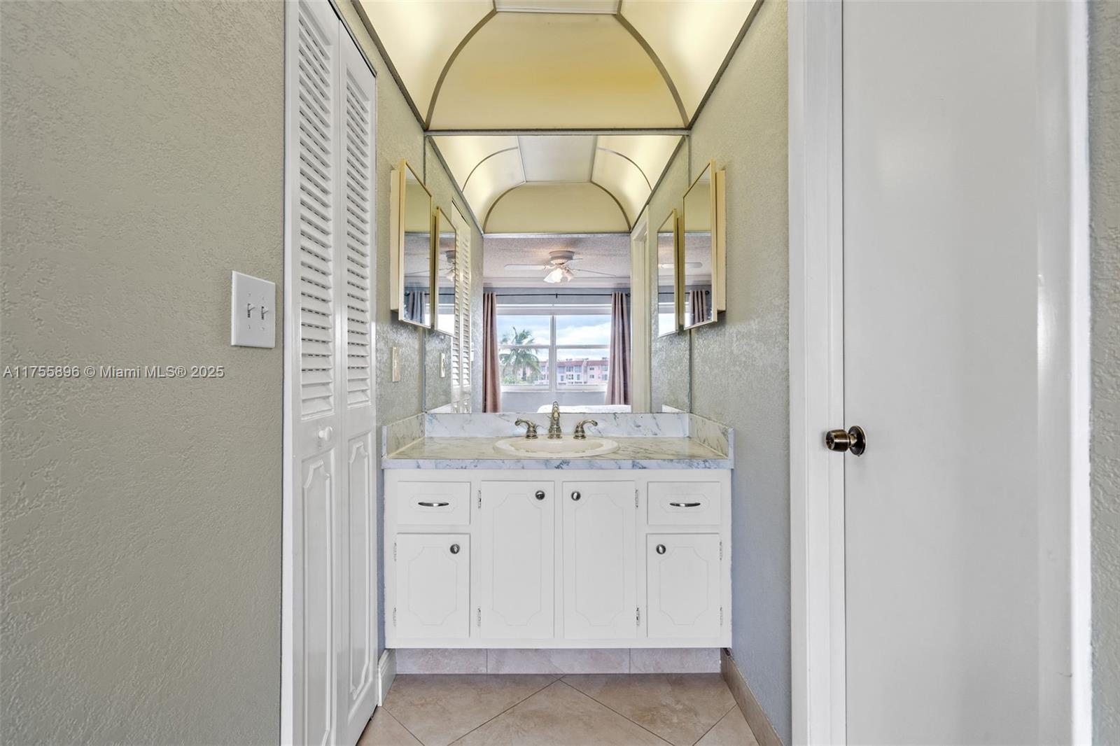 9201 Sunrise Lakes Blvd Unit: 306
