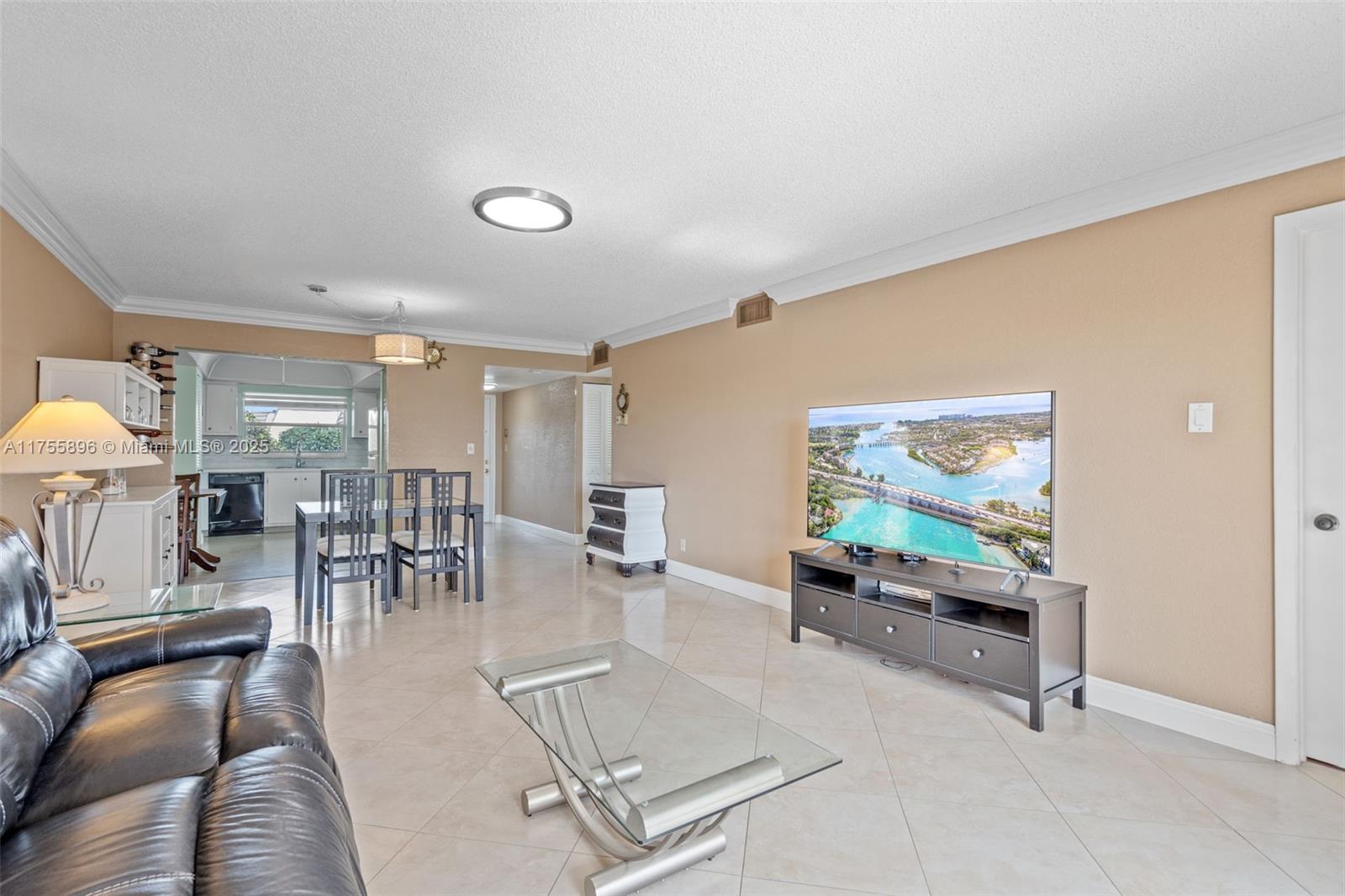 9201 Sunrise Lakes Blvd Unit: 306