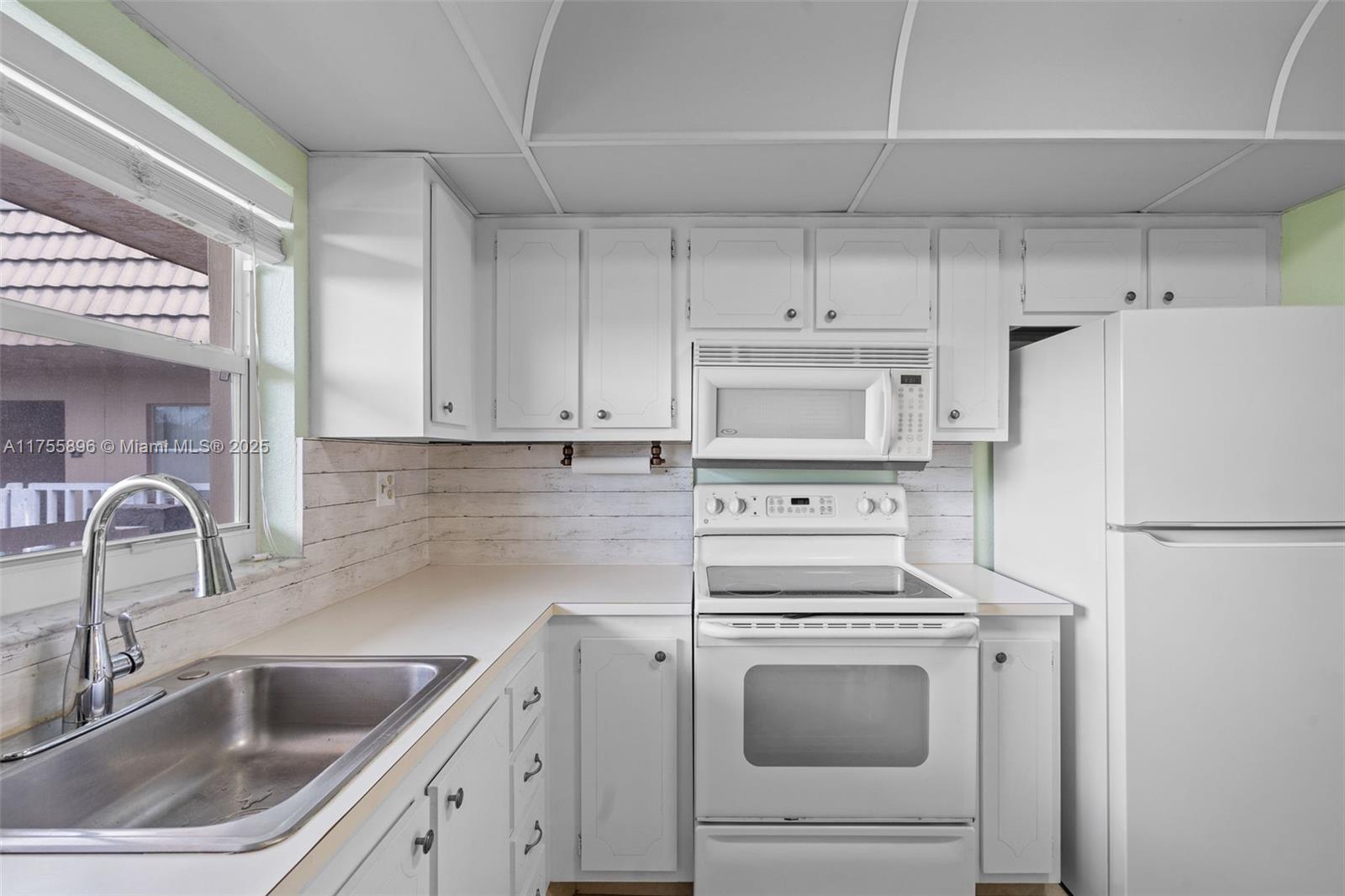 9201 Sunrise Lakes Blvd Unit: 306