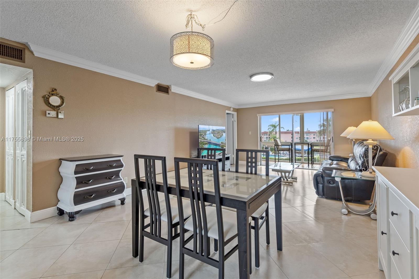 9201 Sunrise Lakes Blvd Unit: 306