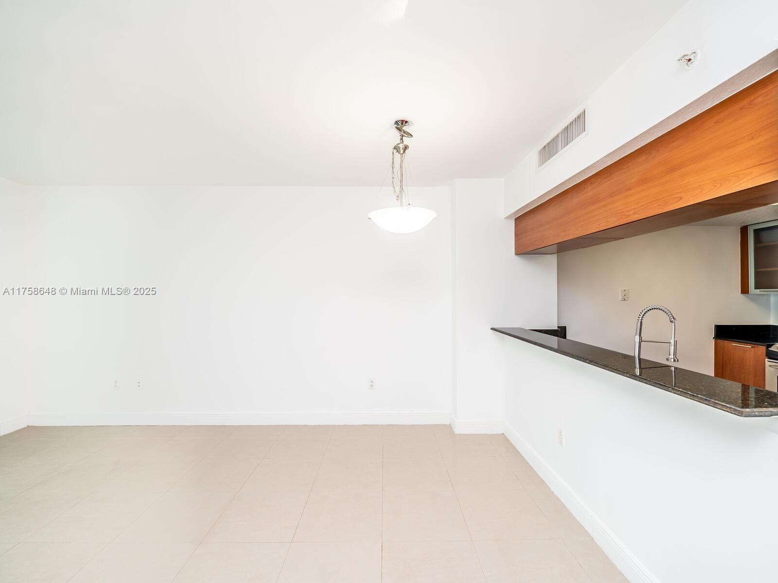 1800 N Bayshore Dr # 1904