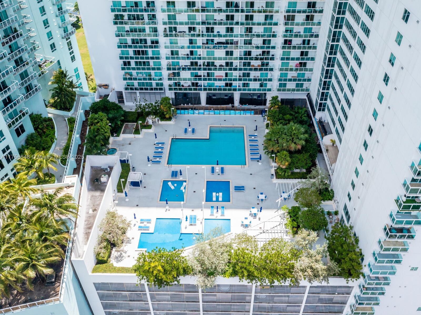 1800 N Bayshore Dr # 1904