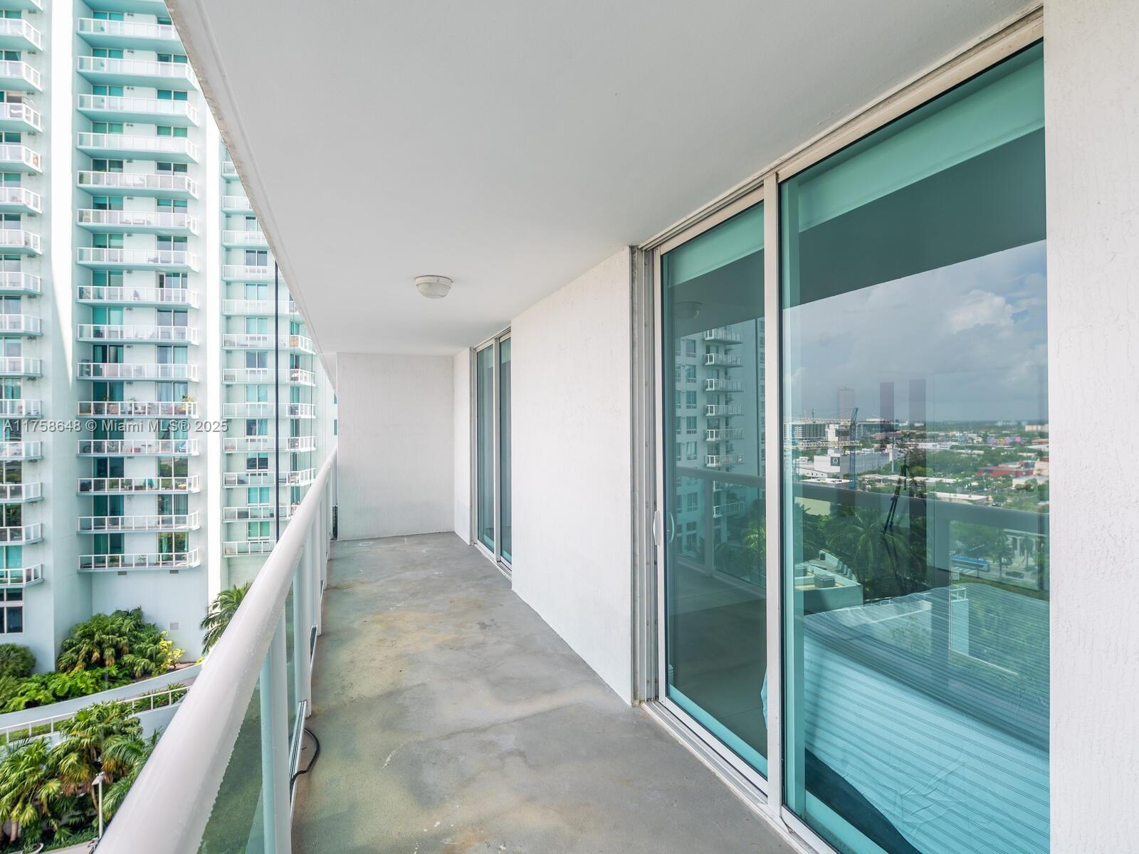 1800 N Bayshore Dr # 1904