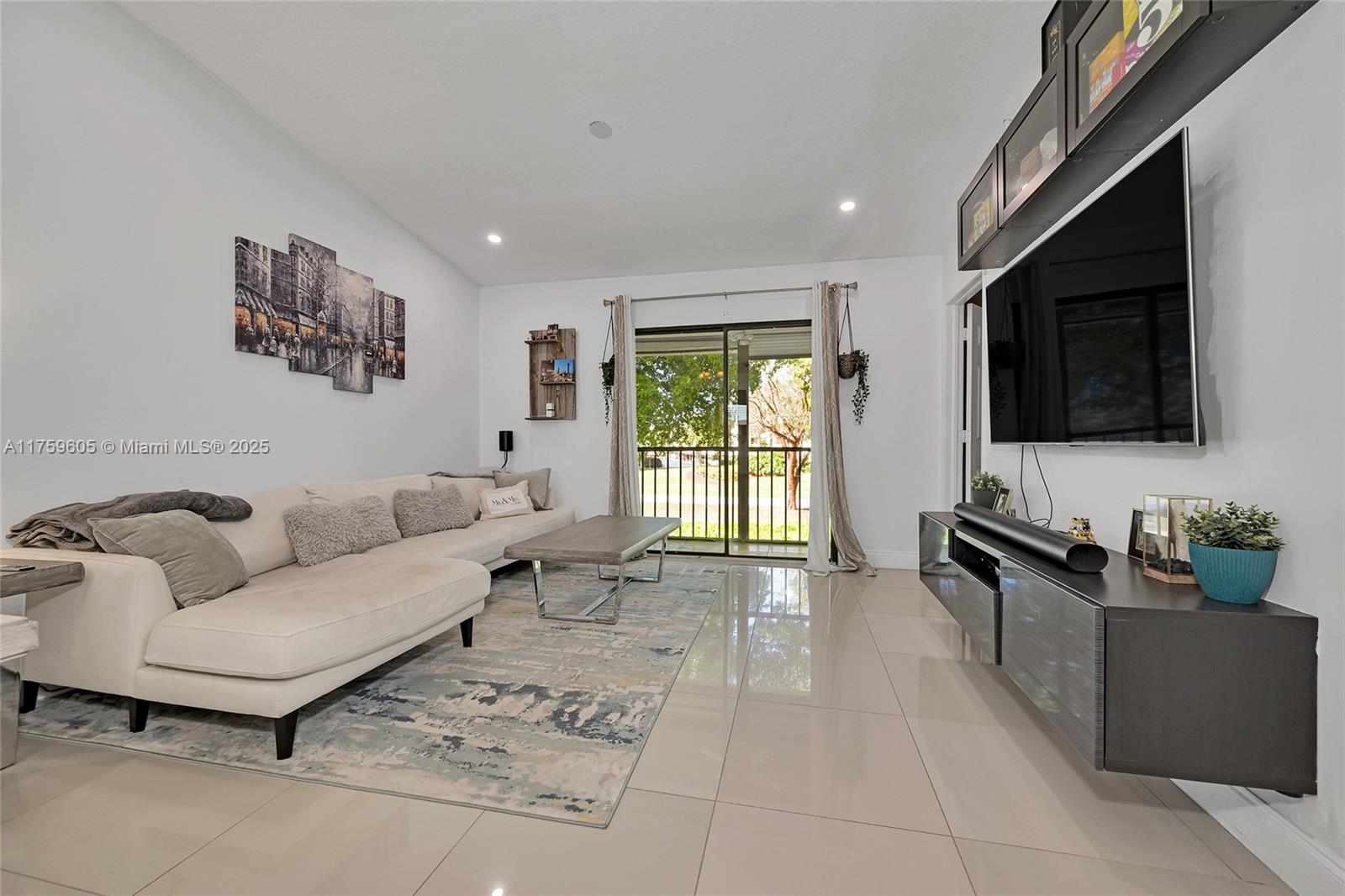 9539 Boca Cove Cir # 111