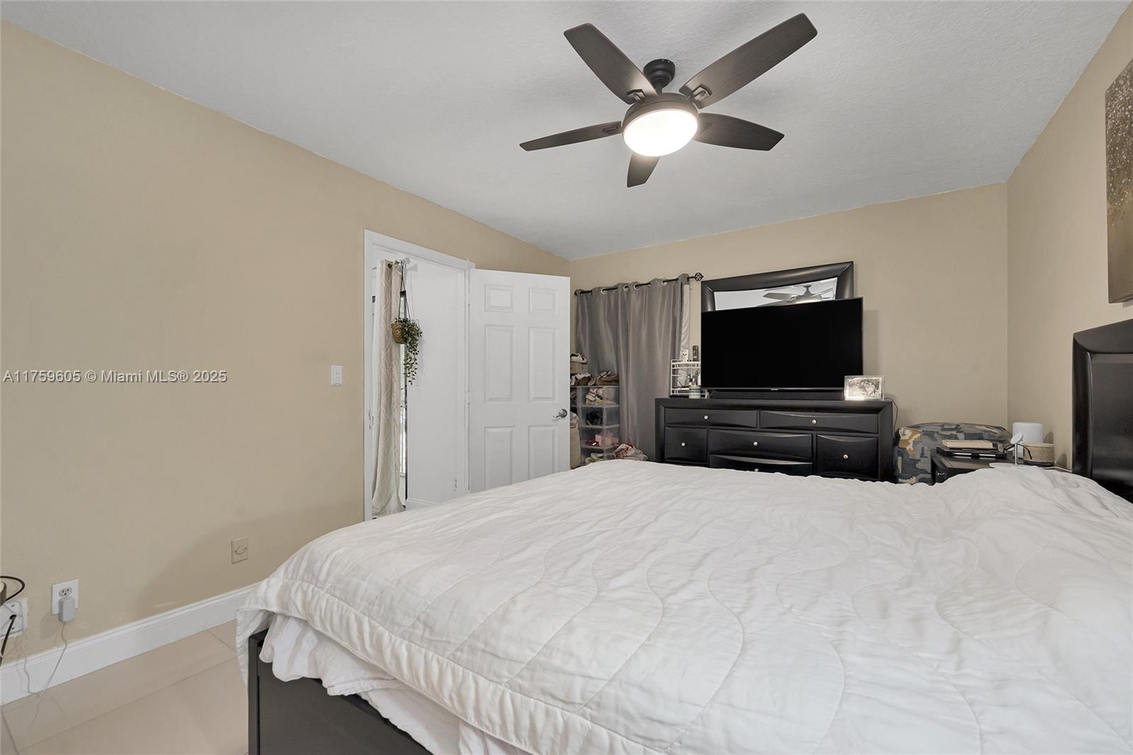 9539 Boca Cove Cir # 111