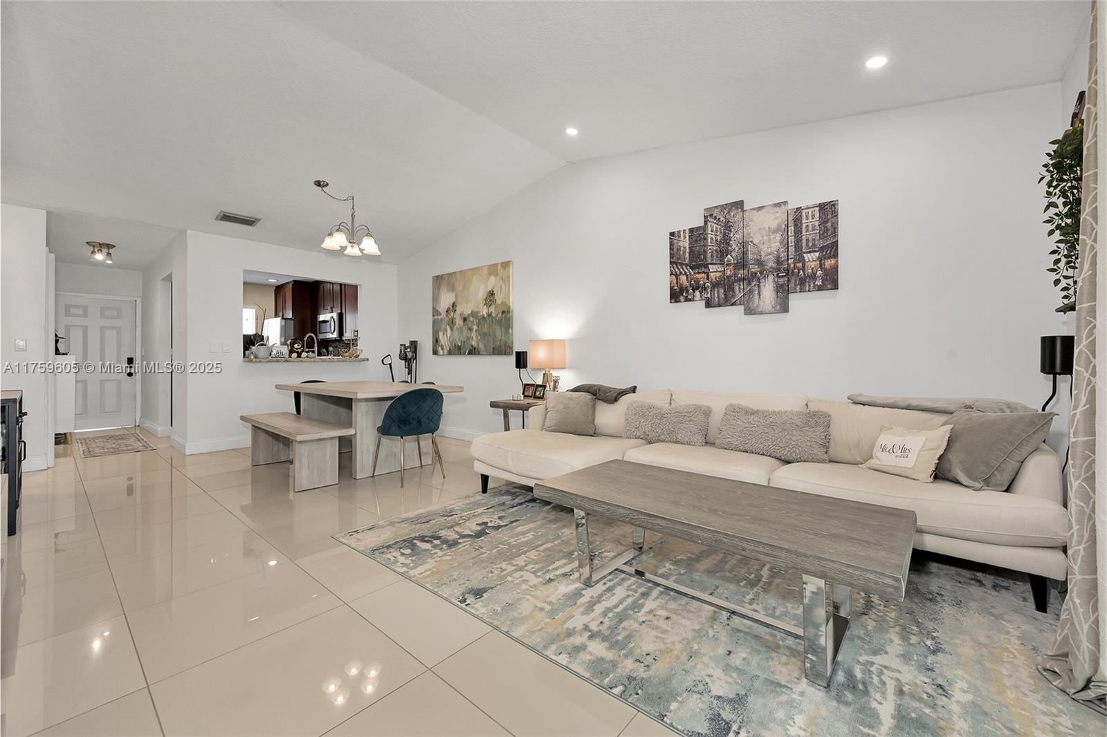 9539 Boca Cove Cir # 111