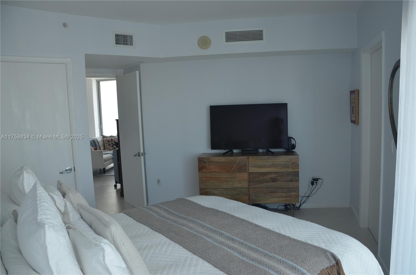 350 S Miami Ave Unit: 2914