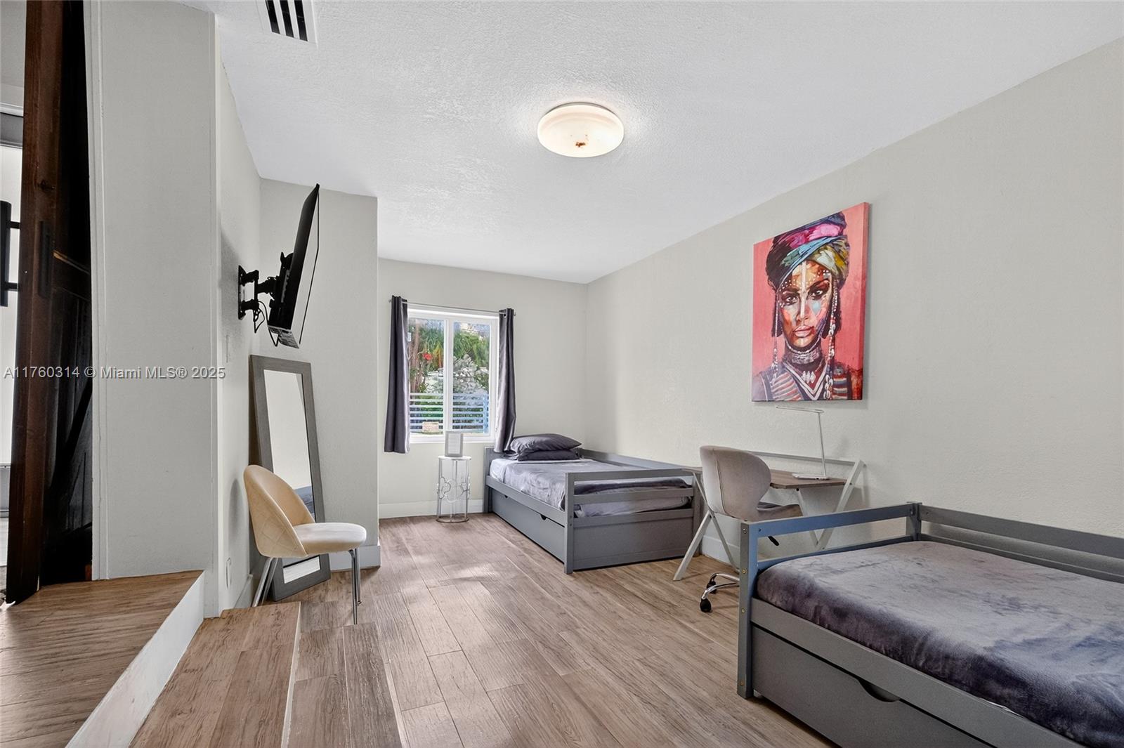 231 NW 44th St