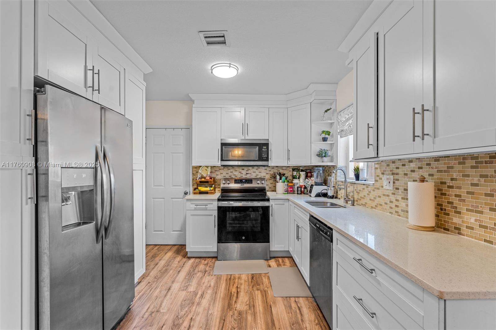 3001 Bahama Dr