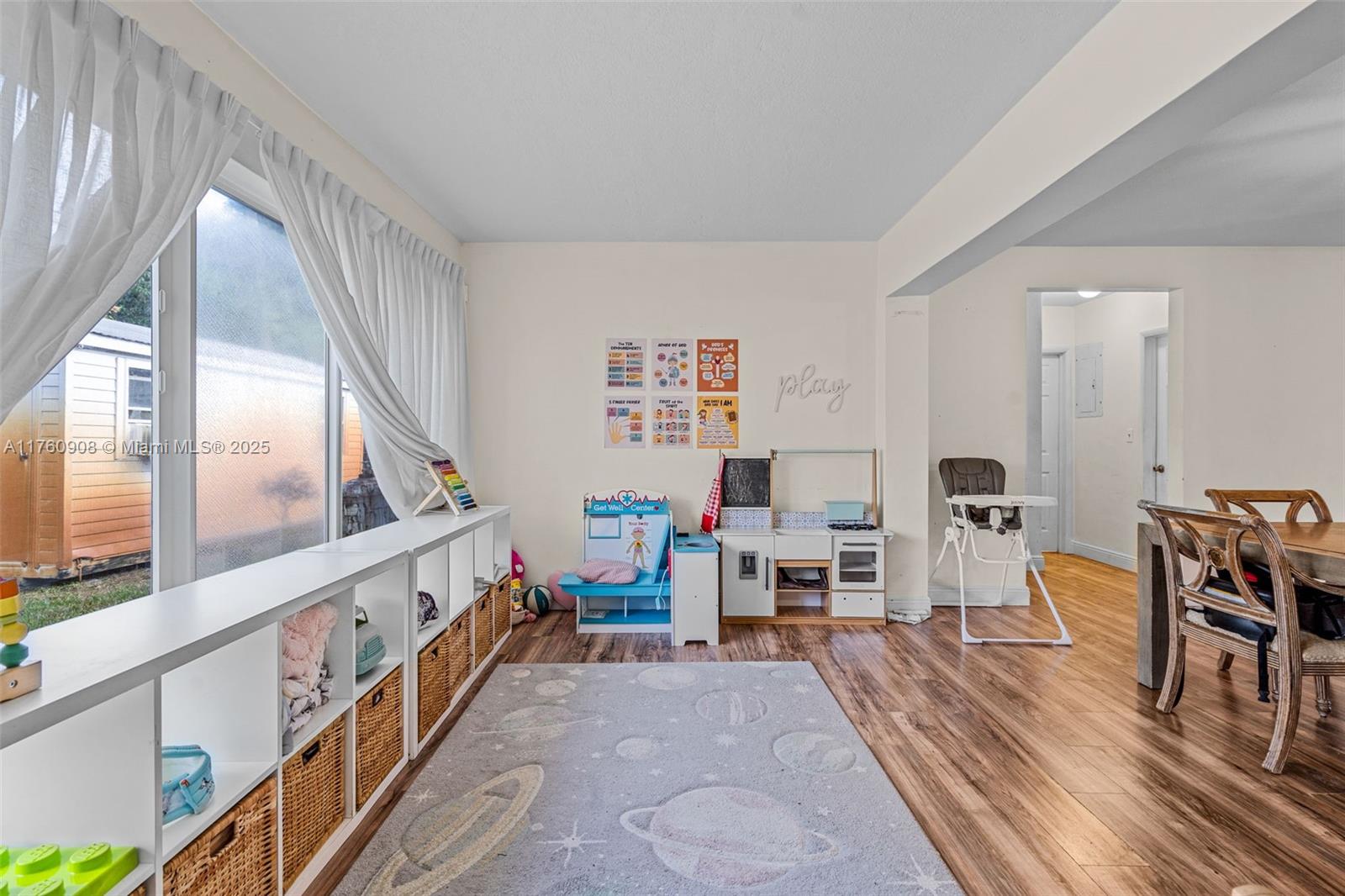 3001 Bahama Dr