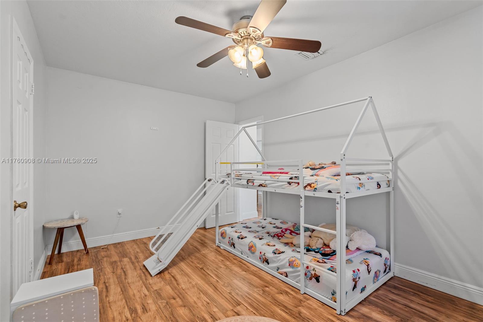 3001 Bahama Dr