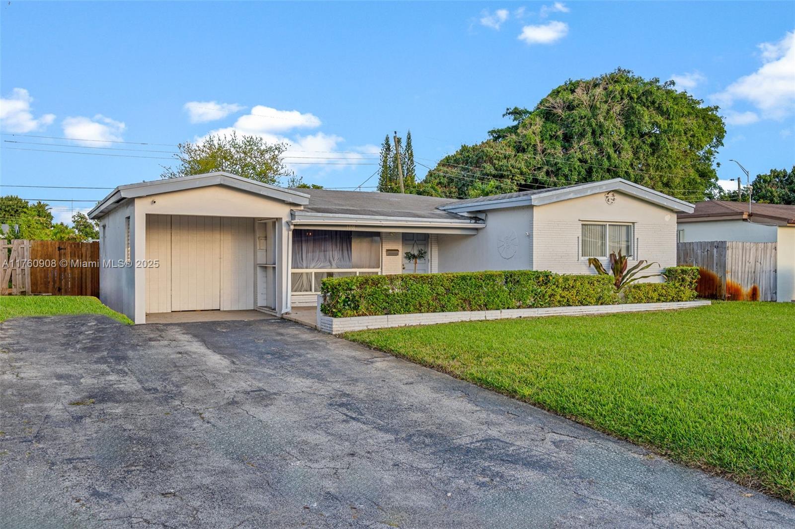 3001 Bahama Dr