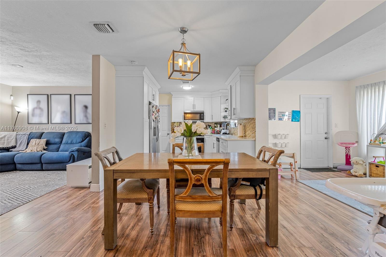 3001 Bahama Dr