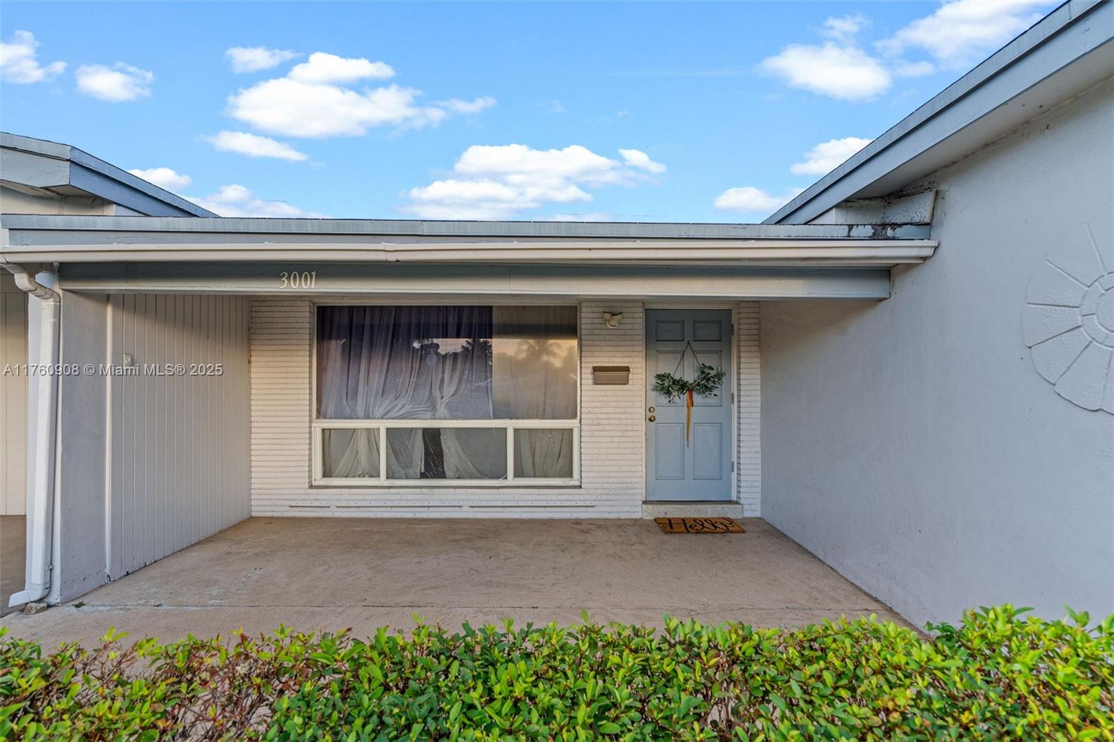 3001 Bahama Dr
