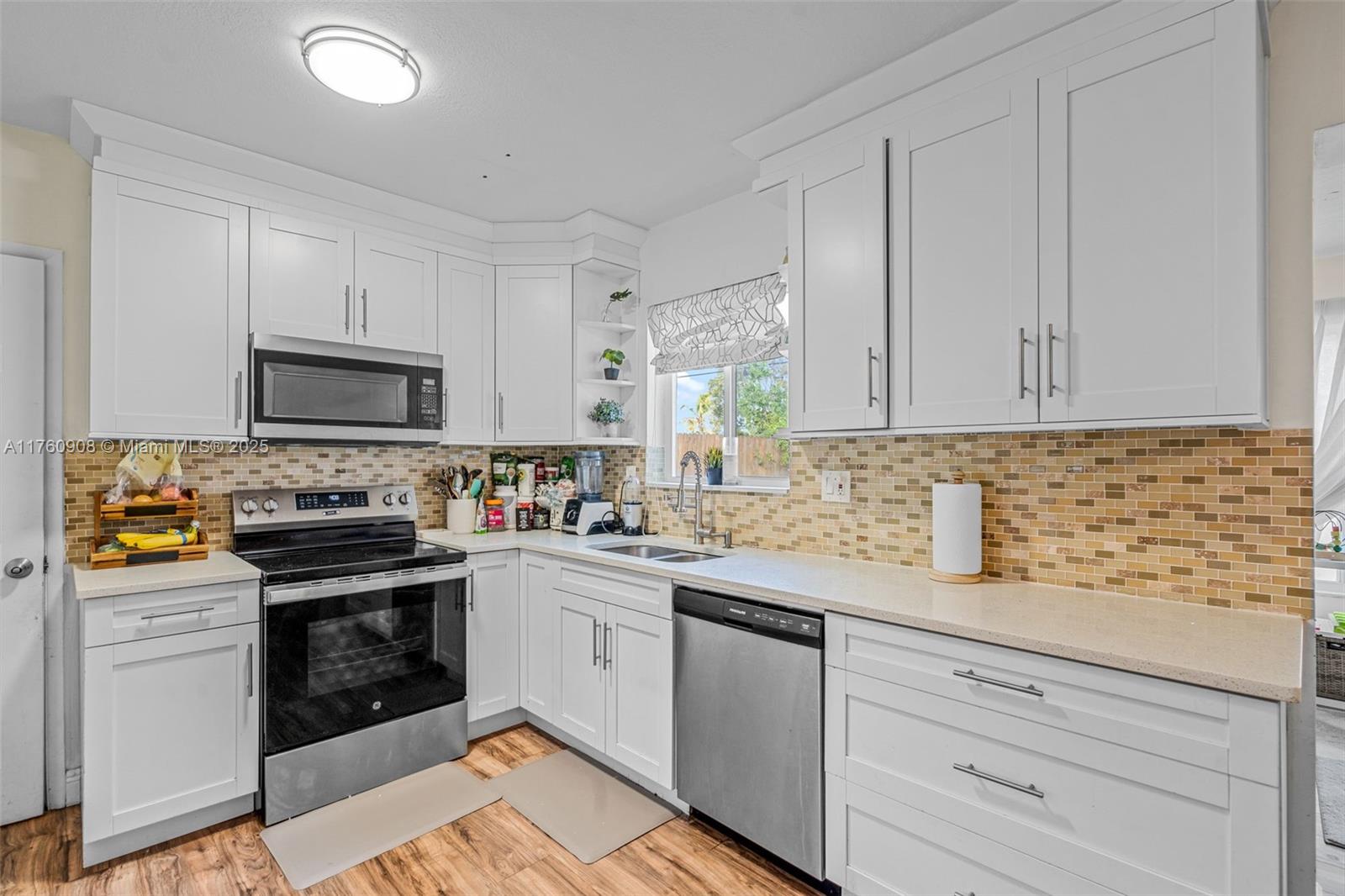 3001 Bahama Dr