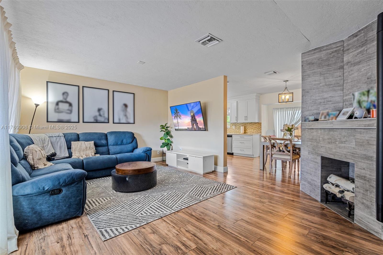 3001 Bahama Dr