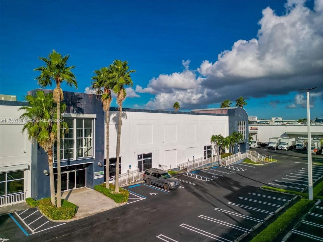 7620 NW 25th St # 2