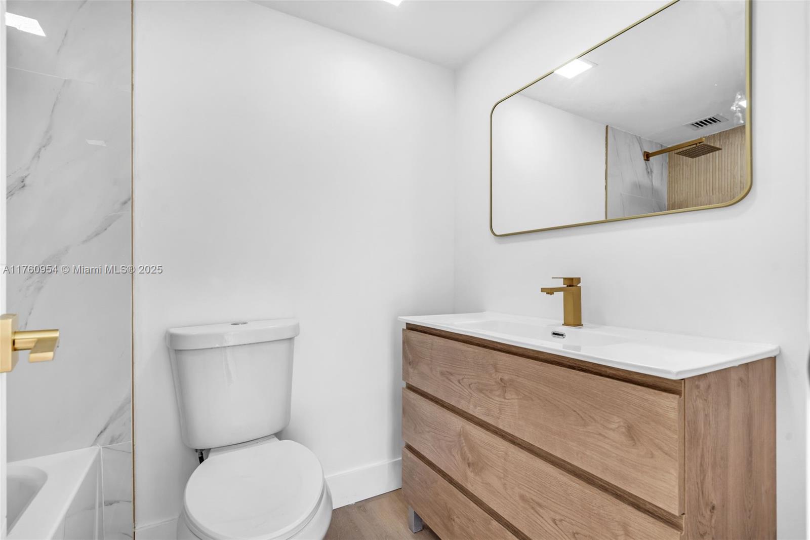 17560 Atlantic Blvd # 409