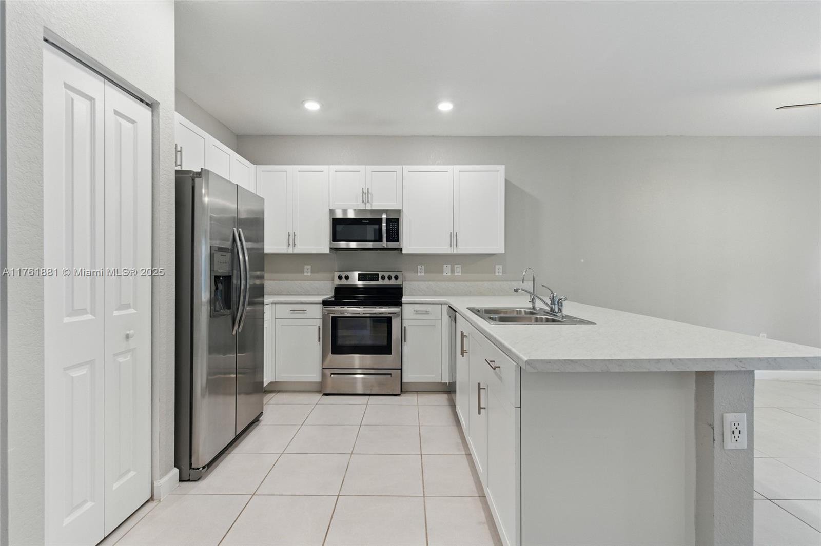 1452 SE 26th Ter