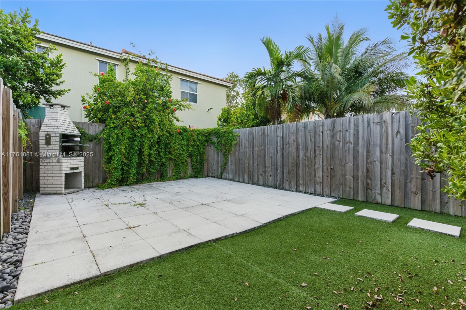 1452 SE 26th Ter