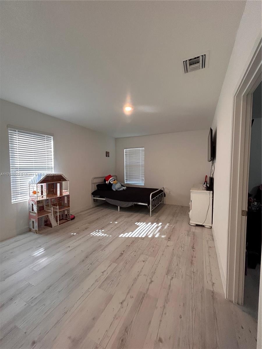 600 NE 4th Ter